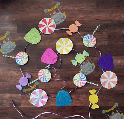 Creepy Candyland, Candy Land Crafts, Candy Party Decorations Diy, Candyland Garland, Candy Party Decorations, Candy Land Birthday Party Ideas, Diy Candyland Decorations, Candy Garland, Candy Decorations Diy