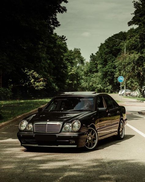 Mercedes E 320, E Class Mercedes, E350 Mercedes, Mercedes E200, Mercedes W140, Dream Cars Range Rovers, Mercedes C250, Mercedes Benz C180, Mercedes Benz World