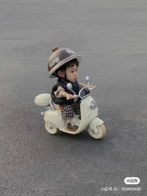 Honda Grom, Baby Bike, Cute Babies Photography, Kids Around The World, Asian Babies, 웃긴 사진, Mini Bike, Funny Animal Pictures