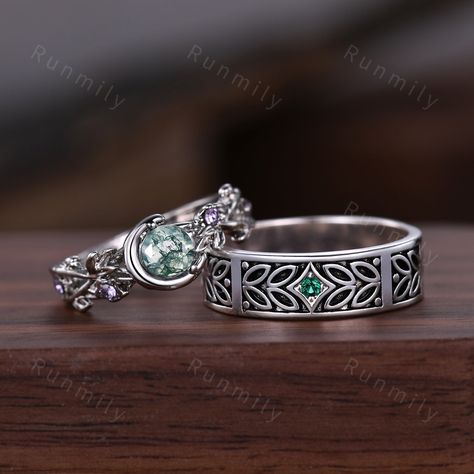 Here we have a Nature inspired Moss Agate couples ring sterling silver matching ring set His and Her wedding band Mens emerald ring Anniversary rings ITEM DESCRIPTION ✦ Handmade, high-quality item! ✦ Material: Sterling Silver/10K/14K/18K/Platinum ►Sold as a two-piece set ►His ring is Sterling silver with 2mm green emerald ►His band width: 6mm ►Her ring is 925 solid Sterling Silver.(can be made in 10/14/18k white/rose/yellow/black gold) ►Center stone: 5mm round cut green moss agate ►Accented with Mens And Womens Wedding Rings, Dinosaur Wedding Ring, Men’s Engagement Rings Silver, Mens Moss Agate Wedding Band, Nordic Wedding Rings, Wedding Rings Ideas Couple, Mens Wedding Ring Silver, Lord Of The Rings Wedding Ring, Masculine Wedding Rings