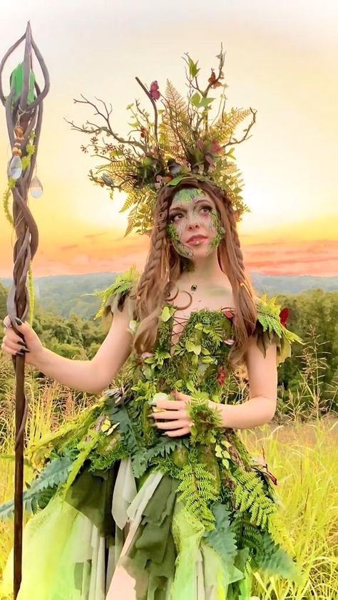 Mother Nature Goddess Costume, Mother Nature Cosplay, Mother Earth Outfit, Gaia Costume, Mother Earth Costume, Mother Nature Goddess, Witch Cosplay, Nature Goddess, Goddess Costume