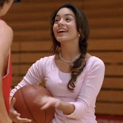 Gabriella High School Musical Outfit, Gabriella Montez Icons, Gabriella Montez Outfits Hsm 1, Gabriela Montez Outfits, Gabriella High School Musical Outfits, Gabriella Montez Aesthetic, Gabriella Montez Outfits, Vanessa Hudgens High School Musical, High School Musical Outfits