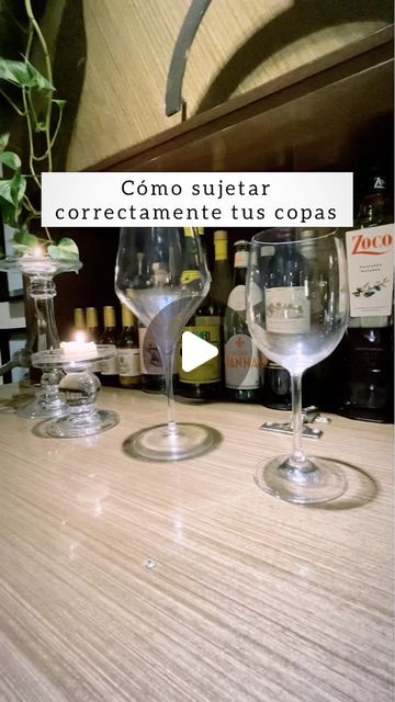 1.1M views · 107K likes | | como corresponde | on Instagram: "“Cómo sujetar correctamente tus copas 🍷”  Esta vez te mostramos la forma correcta con la que debes sujetar tus copas y más que por un tema de “cómo se me ve mejor” hay un porqué para cada una, y muchas veces se trata de temperatura de la bebida 🍷 que se va servir.  Hoy veremos las más usadas, las de vino, champagne y cognac. Poco a poco veremos las demás ☺️  ¿Estabas  haciéndolo bien?  ¡Nos cuentas!  #copa  #copasdevino  #copasdechampagne  #copadecristal  #winelover  #etiqueta  #etiquetasocial  #charm  #etiquetaamesa  #wine  #cups  #winecup  #cognac  #champagne  #copasyvinos" Wine Cups, On Instagram