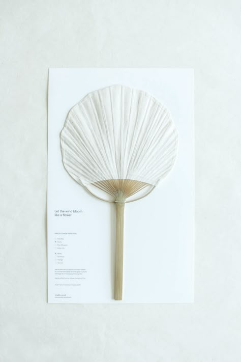 hanji flower hand fan - studio-word Hand Fans Aesthetic, Folding Fan Design, How To Make Japanese Hand Fan, Paper Fans Wedding, Handmade Fan, Wedding Hand Fan, Chinese Hand Fan Aesthetic, Japanese Hand Fan, Wallpaper Crafts