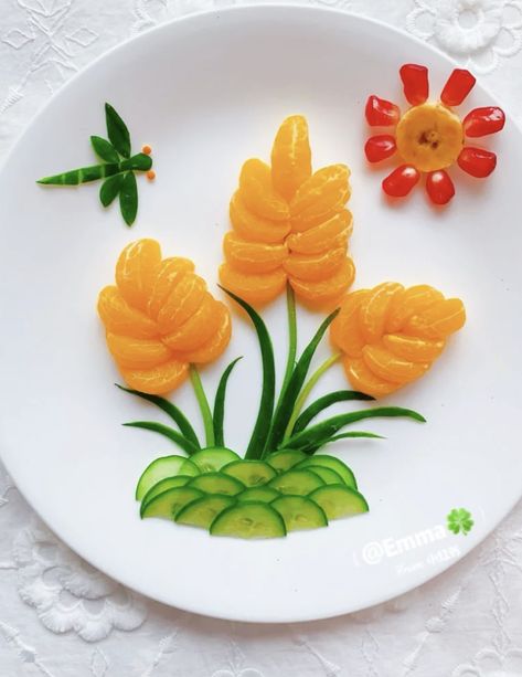 Salad Decoration Ideas For School Competition, Fruit Salad Decoration Ideas, Food Without Fire, Salad Decoration Ideas, Fruit Platter Designs, Decorações Com Comidas, Food Art For Kids, Food Sculpture, Fruit And Vegetable Carving