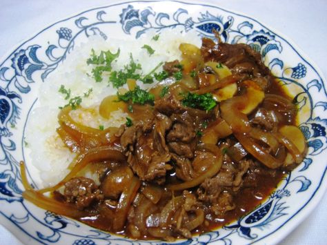 Hayashi Rice.  It is hashed beef rice with rice.  One of Japanese Yoshoku foods.  #japanesefood #food Meals Over Rice, Hayashi Rice, Okinawan Recipes, Beef With Rice, Savory Casserole, Asian Entrees, Rice Japanese, Cooking Red Potatoes, Cooking Crab Legs