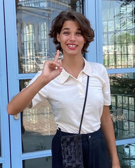 Matilda Gvarliani, Mathilda Gvarliani, Thick Wavy Hair, Really Short Hair, Cool Short Hairstyles, Wavy Haircuts, Birthday Hair, Hair Inspiration Short, Haircuts For Wavy Hair