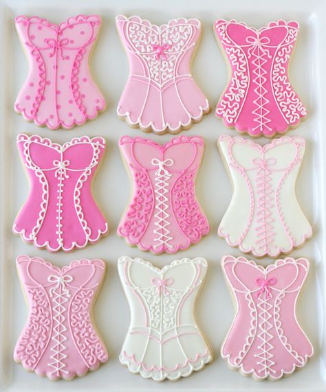 Corset Cookies, Party Food On A Budget, Cinnamon Christmas Cookies, Lingerie Cookies, Bridal Party Tables, Bridal Shower Cupcakes, Bridal Shower Cookies, Friends Bridal, Lingerie Shower