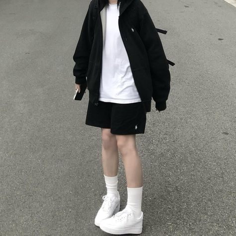 Boyish Outfits Korean Polo, Tomboyish Summer Outfits, Tomboy Style Outfits Shorts, Skater Tomboy Outfits, Boyish Style Outfits, Korean Comfy Outfits, Vestidos Aesthetic Vintage, Boyish Style Korean, Boyish Outfits