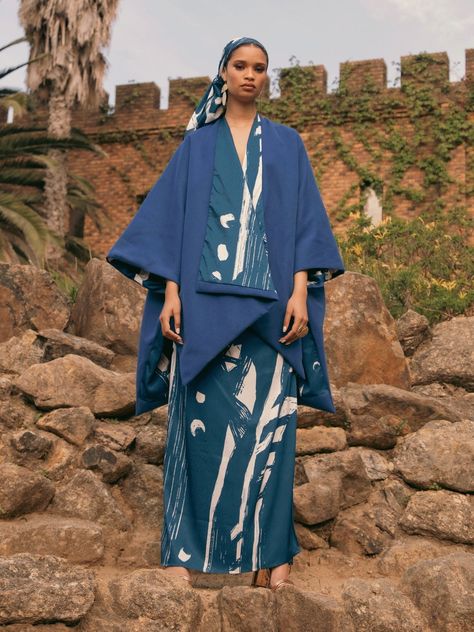 Gown Styles For Materials, Styles For Materials, Free Gown, Reversible Clothing, Small Atelier, Dakar Senegal, Afro Style, Gown Styles, Sustainable Manufacturing