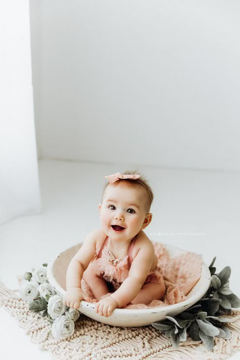 9 Month Indoor Photoshoot, 9 Month Studio Session, Sitter Photoshoot Ideas, Boho 6 Month Photoshoot, Baby Indoor Photoshoot, 6 Month Studio Photoshoot, Toddler Photoshoot Indoor, Sitter Session Photography, 6 Month Photoshoot