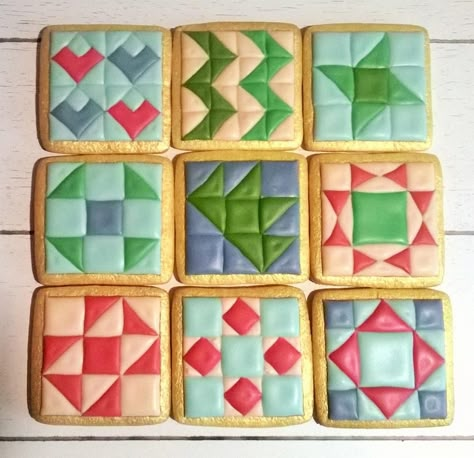 Quilt Cuisine | Cookie Connection Sewing Machine Cookies, Quilting Cookies Decorated, Quilted Sugar Cookies, Quilt Sugar Cookies, Quilt Cookies Decorated, Quilted Cookies, Sewing Cookies, Quilt Cookies, Cookie Decorating Party Ideas