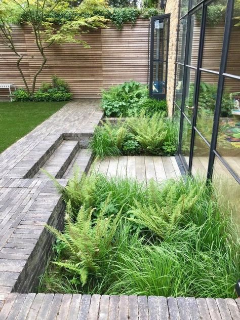 Beautiful inspiration for your garden Townhouse Garden, Urban Garden Design, Courtyard Gardens Design, Back Garden Design, London Garden, Modern Garden Design, Family Garden, Outdoor Gardens Design, Small Garden Design