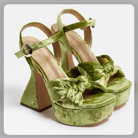 Circus By Sam Edelman Light Jade Velvet Platform Shoe. Brand New. Never Worn Green Formal Shoes, Velvet Platform Heels, Platform Shoe, When I Get Married, This Little Piggy, Cute Nike Shoes, Shoes Platform, Shoe Inspo, Cute Nikes