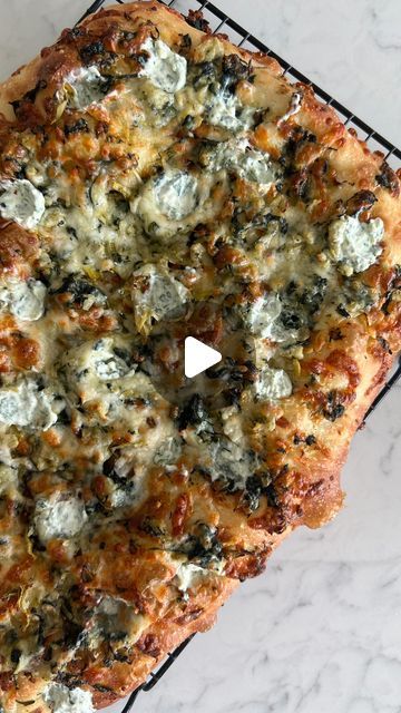 Pull Apart Spinach Artichoke Bread, Artichoke Focaccia, Lacey Ostermann, Appertiser Ideas, Artichoke Bread, Recipe For Spinach, Dip Party, Pizza Parlor, Focaccia Recipe