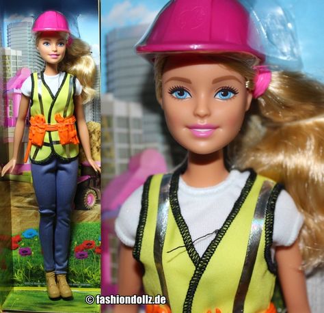 2017 Barbie Careers - Builder / Bauleiterin #FCP76 Barbie Doll Careers, Barbie Career Outfits, Barbie Career Dolls, Barbie Jobs Career, Barbie Professions, Career Barbie, Barbie Careers, Barbie Bday, Dress Code Outfits