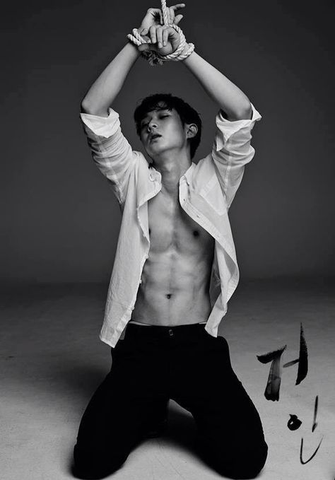 Choi Woo Shik Free Korean Movies, Suga Abs, Set Me Free, Kdrama Actors, Asian Actors, Famous Celebrities, Bts Bangtan Boy, Bts Suga, Korean Actors