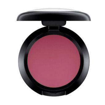 Those with dark skin shouldn't be intimidated by deep raisin shades. Blush For Dark Skin, Colors For Your Skin Tone, Best Blushes, Best Blush, Blush Shades, Old Makeup, Rose Blush, Celebrity Makeup Artist, Trendy Makeup