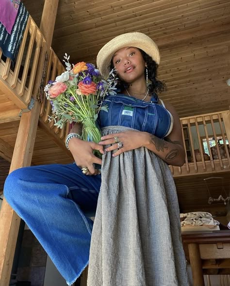 Dronme Davis, Farmer Girl, Farm Girl, Get Dressed, Pretty People, Beautiful People, Black Women, Summer Fashion, Fashion Inspo