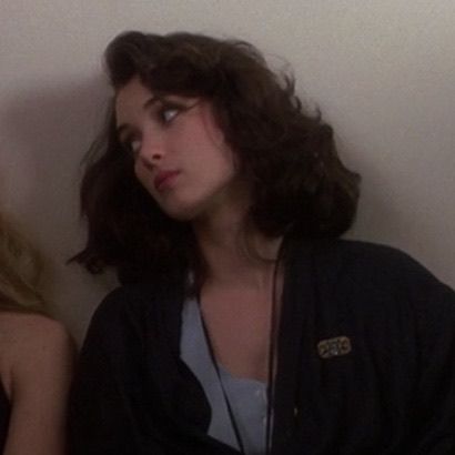 Veronica Sawyer Icon, Veronica Heathers, Winona Ryder 90s, Heathers Movie, Winona Forever, Veronica Sawyer, Geena Davis, Christian Slater, Winona Ryder