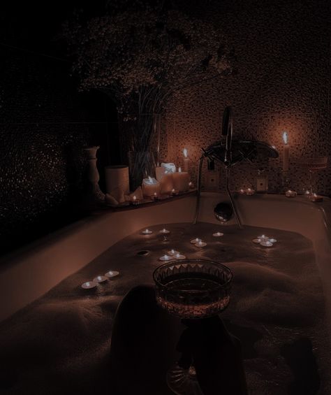 Credit Aesthetic, Erika Fane Corrupt, Candle Light Bath, Bathtub Aesthetic, Erika Fane, Bath Aesthetic, Luxury Bathtub, Spa Life, Addicted Series