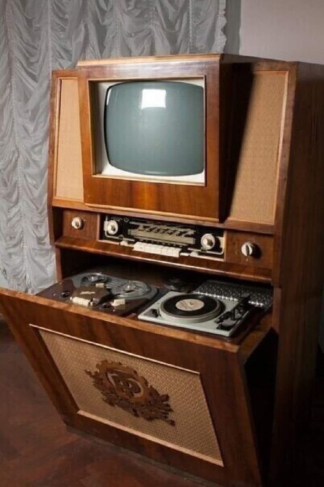 Vintage Stereo Console, Stereo Console, Vintage Appliances, Vintage Television, Retro Gadgets, Retro Radio, Seni Dan Kraf, Antique Radio, Old Radios