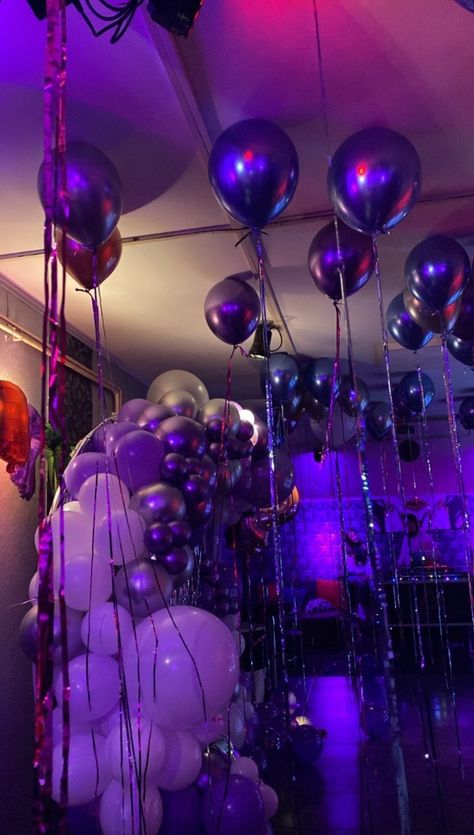 Euphoria Party Aesthetic, Euphoria Birthday Party Theme, Euphoria Aesthetic Party, Birthday Reference, Tumblr Party, Euphoria Themed Party, Euphoria Party, 20th Bday, Drunk Dazed