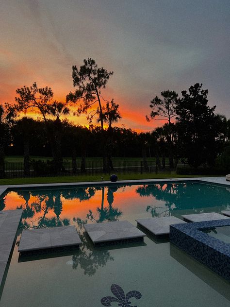 House Asthetic Picture, Pool Asthetic Picture, Sunset Pic, Asthetic Picture, Sunset Pics, Sunset Pictures, Pool Houses, Pretty Little Liars, Happy Place