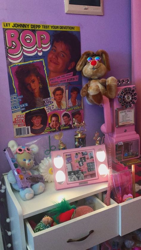 90s Room Inspo, 2000s Bedroom, 80s Room Aesthetic, 2000s Room, 90s Room, 80's Vibes, 80s Room, Y2k Room, Retro Room