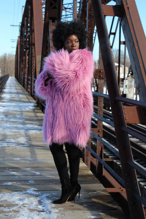 It's a DIY: Faux Fur Coat - Yes I Made My Dress Diy Fur Coat, Diy Faux Fur Coat, Fur Coat Pattern, Trench Coat Pattern, Diy Faux Fur, Faux Fur Cape, Fuzzy Coat, Faux Fur Coats, Diy Jacket