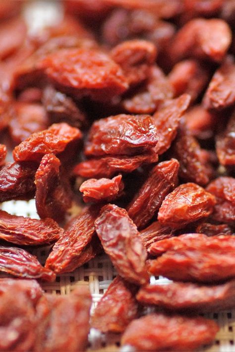 Goji berries can be expensive and hard to find. They're on sale now in Portland. Find out where by joining www.MyFoodSales.net Benefits Of Goji Berries, Berry Benefits, Goji Berries Benefits, Dried Goji Berries, Benefits Of Berries, Liver Damage, Berry Juice, Goji Berry, Sweet Sauce