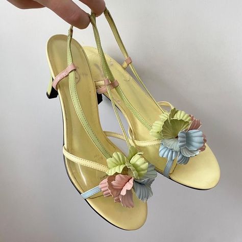 Y2k Picnic, Picnic Tea Party, Shoes For A Wedding, Multicolor Heels, Pastel Floral Wedding, Cottagecore Princess, Pastel Fairy, Dream Shoe, Fairy Whimsical