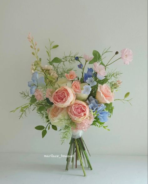 Blue Bridesmaids Pink Flowers, Pink And Blue Spring Wedding, Blush And Blue Wedding Flowers, Bouquet Wedding Pastel, Pastel Wedding Flowers Bridal Bouquets, Pastel Wedding Flowers Centerpieces, Pink And Blue Wedding Flowers, Pink And Blue Bouquet, Bouquet With Eucalyptus