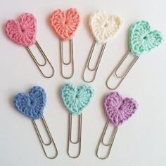 Crocheted encouragement Paperclip Bookmarks, Crochet Bookmark Pattern, Crochet Bookmarks, Crochet Books, Crochet Heart, Crochet Flower Patterns, Paper Clips, Crochet Accessories, Crochet Motif