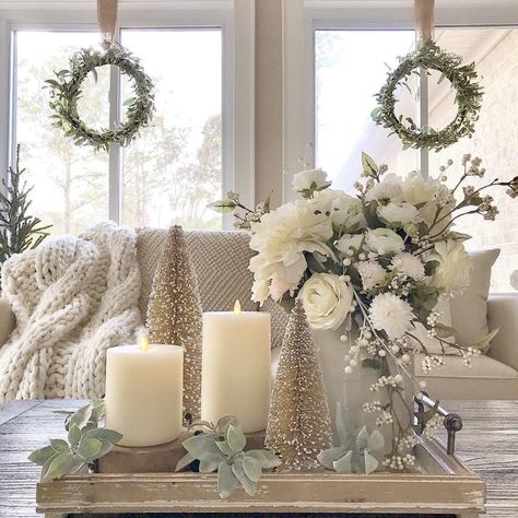 Christmas Coffee Table, January Decor, Christmas Coffee Table Decor, Cozy Winter Decor, Tafel Decor, Christmas Dining Table, Christmas Decor Inspiration, Christmas Themes Decorations, Coffee Table Decor