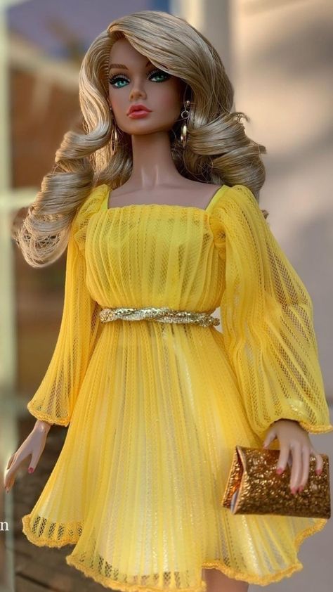 Barbie Doll Gowns Dress Fashion, Yellow Barbie, Barbie Yellow Dress, Barbie A Fashion Fairytale Dresses, Barbie A Fashion Fairytale, Accessoires Barbie, Fall Fashion Skirts, Dress Barbie Doll, Barbie Outfits