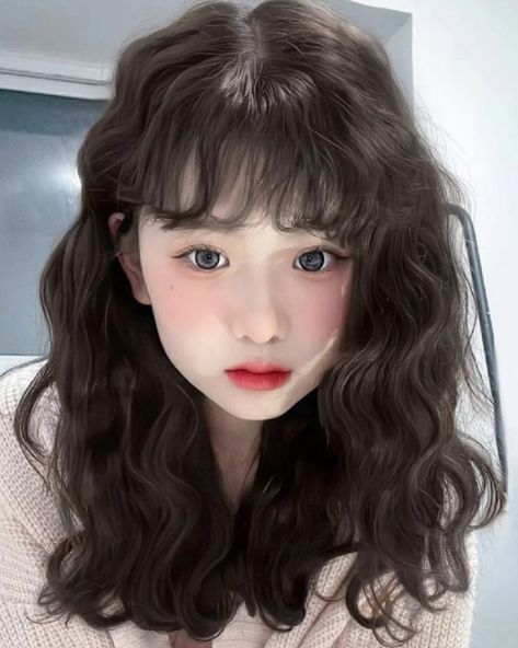 Korean Curly Hair With Bangs, Korean Curly Hair, Asian Hair Perm, Curly Asian Hair, Aveda Hair Color, Aveda Hair, Curly Hair Drawing, Easy Everyday Hairstyles, Cute Hair Colors