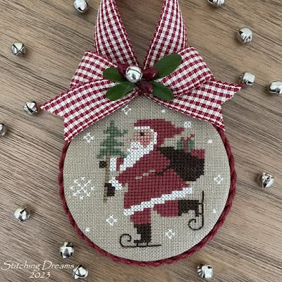 Santa Cross Stitch, Prairie Schooler, Santa Patterns, Xmas Cross Stitch, Just Cross Stitch, Country Christmas Decorations, Winter Cross Stitch, Cross Stitch Christmas Ornaments, I'll Wait