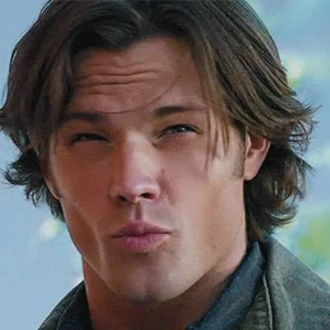 Jared Padalecki Muscles, Jared Padalecki Shirt Off, Sam Winchester Shirtless Pictures, Jared Padalecki Instagram, Sam Winchester Funny, Young Sam Winchester, Sam E Dean, Supernatural Sam Winchester, Dean Forester