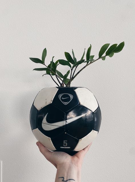 Old Soccer Ball, Soccer Room Decor, Nike Soccer Ball, Soccer Bedroom, Surf Room Decor, Soccer Room, Soccer Decor, Football Bedroom, Surf Room