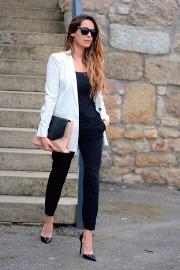 Stellawantstodie con look en blanco y negro White Blazer Outfit Work, White Blazer Outfit, Casual Leather Jacket Outfit, White Blazer Outfits, Chic Work Outfit, Black Pants Outfit, Spring Sunglasses, Black And White Suit, Look Office