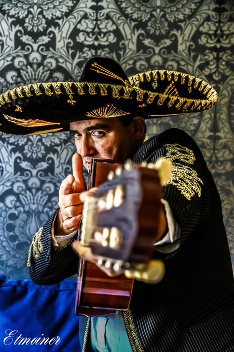 Mariachi of Mexico! Photo Etmoiner Guiterrez Mariachi Photography, Mariachi Guitar, Mariachi Hat Drawing, Narcos Poster, Mariachi Hat, Mexico Dress, Traditional Mexican Dress, Mexican Art Tattoos, Mariachi Band