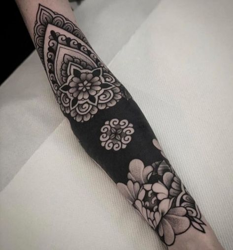 Gorgeous negative space ornamental sleeve Blast Tattoo, Jack Peppiette, Tatuaje Cover Up, Mangas Tattoo, Solid Black Tattoo, Geometric Sleeve Tattoo, Ornamental Tattoo, Cool Tattoos For Guys, B Tattoo