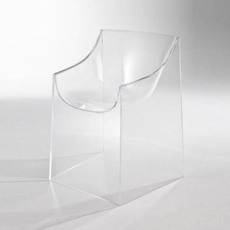 Transparent chair Kartell Transparent Chair, Comfy Leather Chair, Acrylic Furniture, Futuristic Furniture, Chair Makeover, Black Chair, Blue Chair, Design Industrial, Furniture Hacks