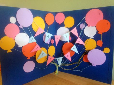 DIY Giant Happy Birthday Card (that's cheaper than anything you'll find in a store!) Happy Birthday Crafts, Big Birthday Cards, Postcards Diy, Happy Birthday Cards Handmade, Happy Birthday Cards Diy, Happy Birthday 18th, Last Minute Birthday Gifts, Giant Card, Birthday Cards For Mom