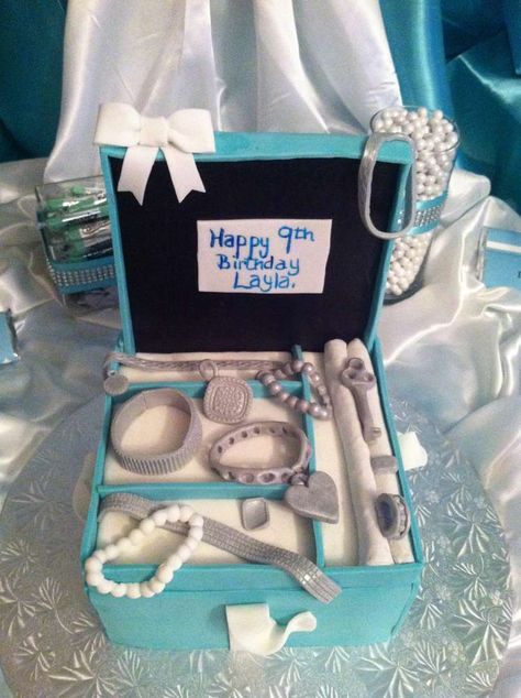 Breakfast at Tiffany (Layla Jewelry Cake Ideas, Jewelry Box Cake, Breakfast At Tiffanys Party Ideas, Birthday Breakfast Party, Jewelry Cake, Women Party Ideas, Tiffany Cakes, Tiffany Party, Birthday Breakfast