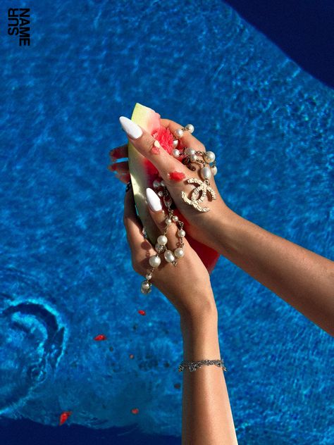 Water Jewelry Photography, Pool Jewelry Photoshoot, Pool Jewelry, Pool Fashion Photography, Pool Fashion Editorial, Pool Editorial, Pool Aesthetics, Barbie Shoot, Jewelry Shots