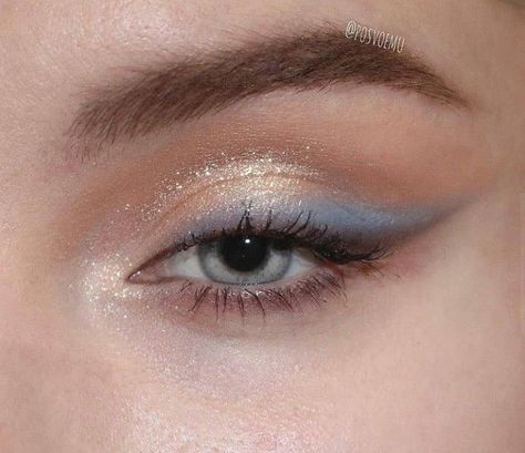 Grey And Blue Eye Makeup, Eyeshadow For Light Blue Dress, Makeup For Powder Blue Dress, Cute Blue Eye Makeup, Eye Makeup For Blue Eyes Blonde Hair, Hoco Makeup Ideas For Blue Dress, Simple Light Blue Makeup, Blue Gray Eyes Makeup, Subtle Blue Eyeshadow Looks