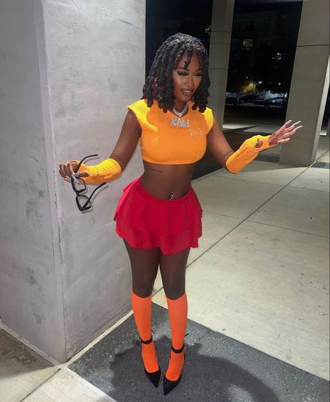 Velma Halloween Costume, Velma Costume, Matching Halloween Costumes, Hot Halloween Outfits, Pretty Halloween Costumes, Duo Halloween Costumes, Holloween Costume, Costumes For Teens, Trendy Halloween Costumes