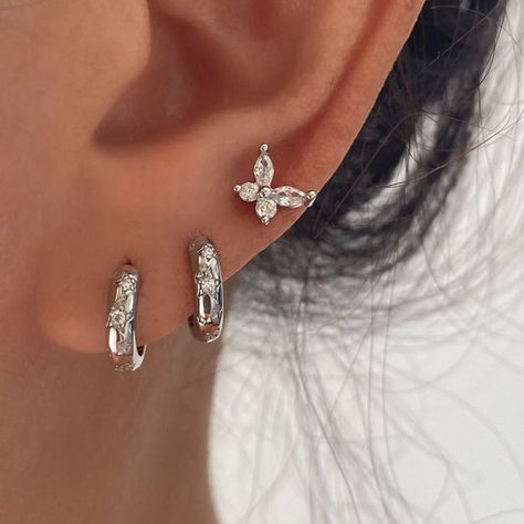 ANETT Silver Hoop Earring Stack, White Gold Earring Stack, Silver Ear Stack Aesthetic, Silver Earrings Stack, Silver Earring Stack, Earring Stacks, Silver Huggie Earrings, Star Celestial, Small Silver Hoop Earrings